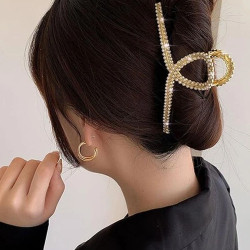 قباضة شعر مزينة بلول واحجار الراين 