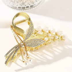 قباضة شعر مزينة باللؤلؤ الصناعي بشكل زهور ومرصعة بأحجار الراين 