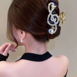 قباضة شعر بشكل نوته موسيقية مرصعة باحجار الراين واللؤلؤ الصناعي 