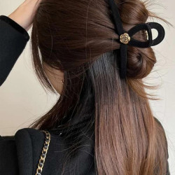 قباضة شعر مزخرف بزهر