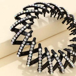 اكسسوارات شعر مزينة بأحجار الراين