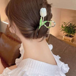 قباضة شعر بشكل زهرة 