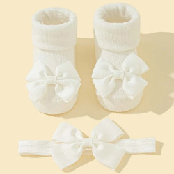 طقم جوارب مع ربطة راس للبنات الصغار ابيض