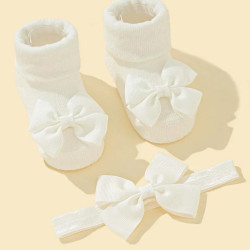 طقم جوارب مع ربطة راس للبنات الصغار ابيض