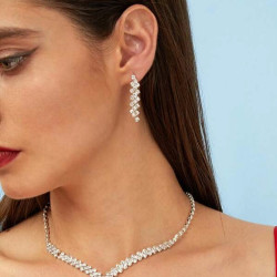 طقم قلادة وأقراط مزينة بحجر الراين - 3 قطع