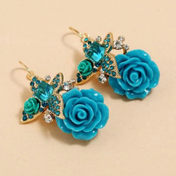 اقراط مزخرف بزهر ومنقوش بحجر الراين