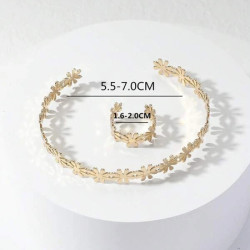 طقم سوار وخاتم باللون الذهبي