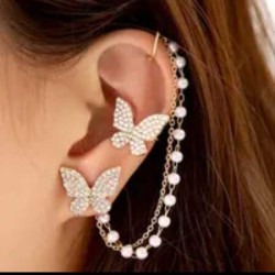 اقراط نسائية مزينة بحجر الراين وفراشة