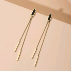 اقراط متدلي ذهبي 