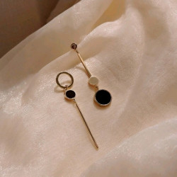 أقراط متدلية غير متساوي او غير متماثل مستدير