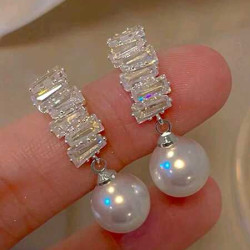 اقراط فضية نسائية مرصعة بالزركون 