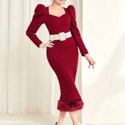 فستان ياقة سويت هارت اكمام شكل منفوخة بحافة شق بدون حزام