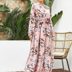 فستان مكسي بربطة على الخصر وطباعة الزهور