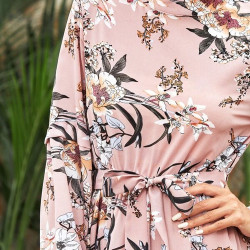فستان مكسي بربطة على الخصر وطباعة الزهور
