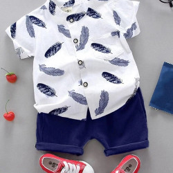 بنطلون قصير مع شميز بطباعة ريشة للاطفال الصغار