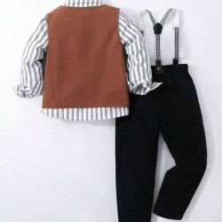 طقم ولادي بقميص مخطط 