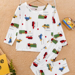 بجامة أطفال برسوم سيارات 