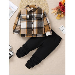 طقم شميز بطباعة مربعات وبنطلون رياضي 4-7 سنة