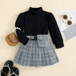 طقم بناتي بلوزة باكمام طويلة وتنورة مربعات 