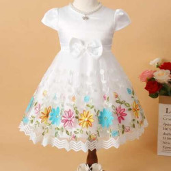 فستان مزخرف بقوس بحافة مطرزة بأزهار للبنات