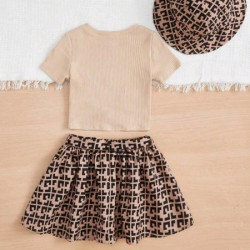 تنورة وتي شيرت وقبعة للبنات 