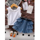 طقم بلوزة بيضاء وشورت جينز وحزام اسود
