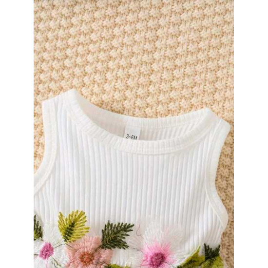 فستان صيفي انيق مزين بتطريز زهور