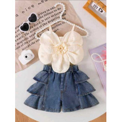 بلوزة بشكل وردة وتنورة جينز للصغار