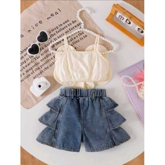 بلوزة بشكل وردة وتنورة جينز للصغار