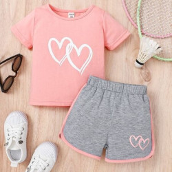 تي شيرت وشورت رياضي للبنات الصغار طباعة قلب