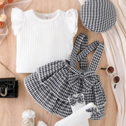 طقم للبنات الصغار قبعة وجوارب تنورة مربعات وفنيلة 