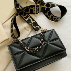 حقيبة مربعة بسلسلة 