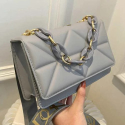 حقيبة مبطنه مربعات بتعليقة سلسلة 