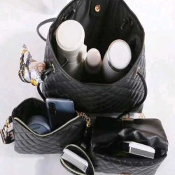 طقم حقائب نسائية نمط مربعات