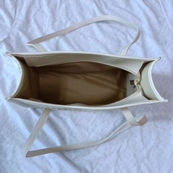 حقيبة كتف مزخرفة بفيونكة تطريز باللون البيج 